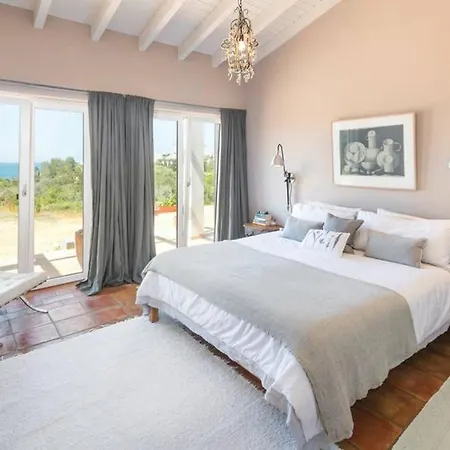 Casa Oliveira Villa *